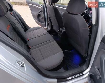 Серый Фольксваген Гольф, объемом двигателя 1.6 л и пробегом 256 тыс. км за 5650 $, фото 18 на Automoto.ua