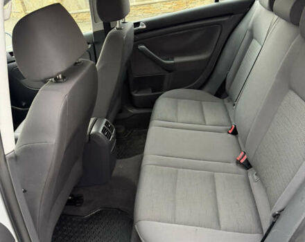 Серый Фольксваген Гольф, объемом двигателя 1.6 л и пробегом 247 тыс. км за 6800 $, фото 14 на Automoto.ua