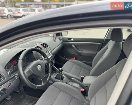 Серый Фольксваген Гольф, объемом двигателя 1.6 л и пробегом 251 тыс. км за 6700 $, фото 9 на Automoto.ua