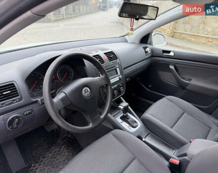 Серый Фольксваген Гольф, объемом двигателя 1.6 л и пробегом 247 тыс. км за 6800 $, фото 8 на Automoto.ua