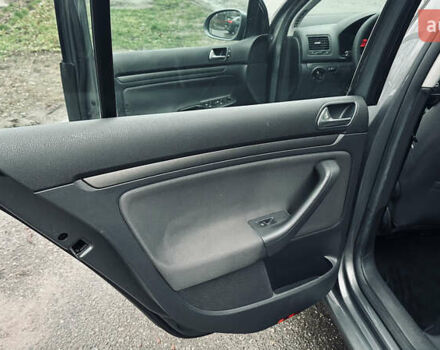 Серый Фольксваген Гольф, объемом двигателя 1.6 л и пробегом 185 тыс. км за 6500 $, фото 13 на Automoto.ua