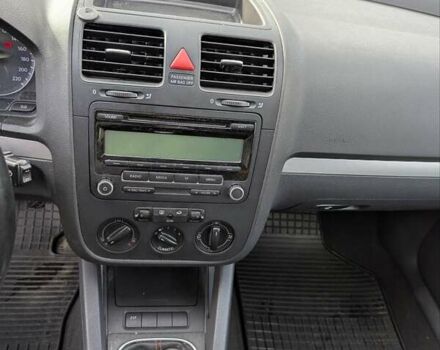 Фольксваген Гольф 2006 в Житомире на Automoto.ua Серый Фольксваген Гольф, объемом двигателя 1.4 л и пробегом 223 тыс. км за 5300 $, фото 13 на Automoto.ua