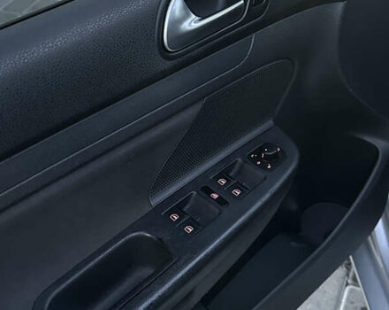 Серый Фольксваген Гольф, объемом двигателя 1.4 л и пробегом 288 тыс. км за 4000 $, фото 10 на Automoto.ua