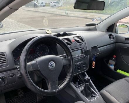 Сірий Фольксваген Гольф, об'ємом двигуна 1.6 л та пробігом 380 тис. км за 5000 $, фото 4 на Automoto.ua