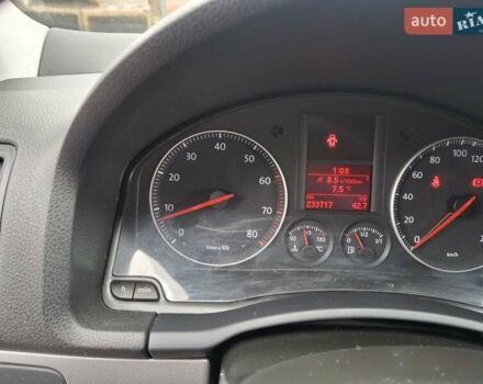 Сірий Фольксваген Гольф, об'ємом двигуна 1.39 л та пробігом 233 тис. км за 5900 $, фото 25 на Automoto.ua