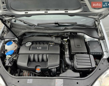 Сірий Фольксваген Гольф, об'ємом двигуна 1.6 л та пробігом 240 тис. км за 6950 $, фото 30 на Automoto.ua