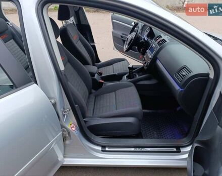 Серый Фольксваген Гольф, объемом двигателя 1.6 л и пробегом 256 тыс. км за 5650 $, фото 21 на Automoto.ua