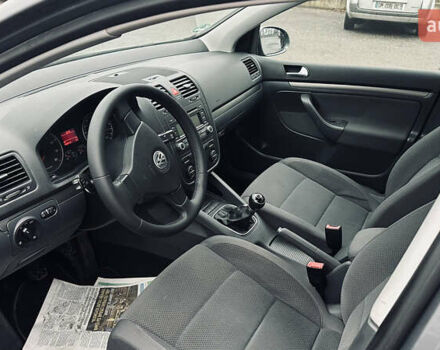 Серый Фольксваген Гольф, объемом двигателя 1.6 л и пробегом 185 тыс. км за 6500 $, фото 9 на Automoto.ua