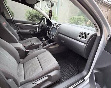 Серый Фольксваген Гольф, объемом двигателя 1.6 л и пробегом 260 тыс. км за 5300 $, фото 2 на Automoto.ua