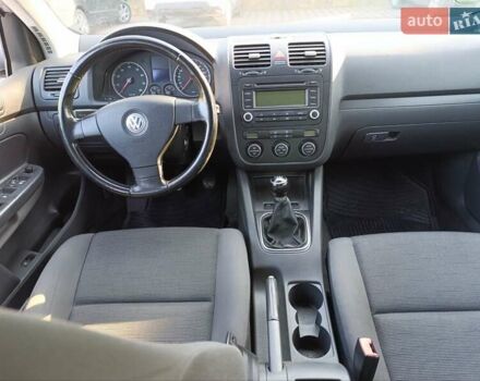 Сірий Фольксваген Гольф, об'ємом двигуна 1.6 л та пробігом 210 тис. км за 5599 $, фото 22 на Automoto.ua