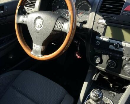 Серый Фольксваген Гольф, объемом двигателя 1.39 л и пробегом 208 тыс. км за 6000 $, фото 8 на Automoto.ua