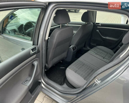 Серый Фольксваген Гольф, объемом двигателя 1.6 л и пробегом 245 тыс. км за 5600 $, фото 7 на Automoto.ua