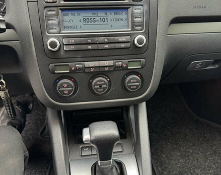 Сірий Фольксваген Гольф, об'ємом двигуна 1.6 л та пробігом 240 тис. км за 6950 $, фото 27 на Automoto.ua