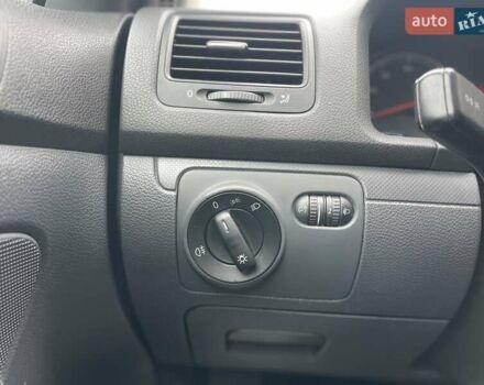 Серый Фольксваген Гольф, объемом двигателя 1.6 л и пробегом 262 тыс. км за 6950 $, фото 41 на Automoto.ua