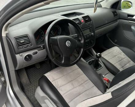 Серый Фольксваген Гольф, объемом двигателя 1.6 л и пробегом 216 тыс. км за 6400 $, фото 5 на Automoto.ua