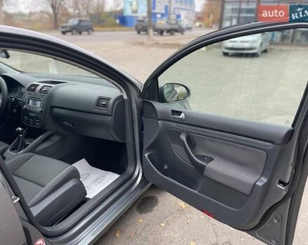 Серый Фольксваген Гольф, объемом двигателя 1.6 л и пробегом 262 тыс. км за 6950 $, фото 58 на Automoto.ua