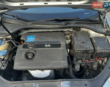 Фольксваген Гольф 2006 в Львове на Automoto.ua Серый Фольксваген Гольф, объемом двигателя 1.4 л и пробегом 230 тыс. км за 5650 $, фото 10 на Automoto.ua