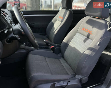 Серый Фольксваген Гольф, объемом двигателя 1.6 л и пробегом 235 тыс. км за 5100 $, фото 22 на Automoto.ua