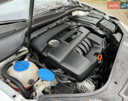 Серый Фольксваген Гольф, объемом двигателя 1.6 л и пробегом 247 тыс. км за 6800 $, фото 19 на Automoto.ua