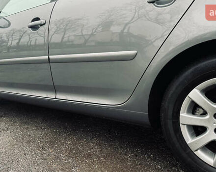 Серый Фольксваген Гольф, объемом двигателя 1.6 л и пробегом 185 тыс. км за 6500 $, фото 6 на Automoto.ua