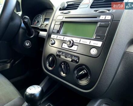 Серый Фольксваген Гольф, объемом двигателя 1.4 л и пробегом 235 тыс. км за 4699 $, фото 19 на Automoto.ua