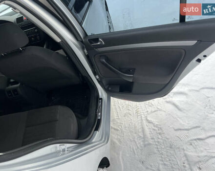 Серый Фольксваген Гольф, объемом двигателя 1.39 л и пробегом 303 тыс. км за 4500 $, фото 12 на Automoto.ua