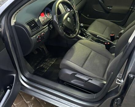 Серый Фольксваген Гольф, объемом двигателя 1.6 л и пробегом 220 тыс. км за 5900 $, фото 6 на Automoto.ua