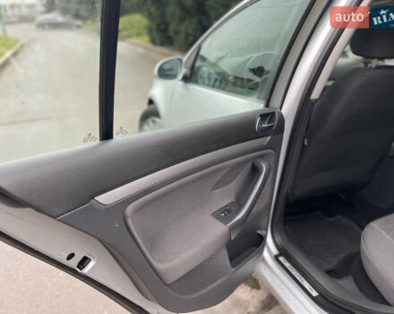 Серый Фольксваген Гольф, объемом двигателя 1.6 л и пробегом 216 тыс. км за 5750 $, фото 33 на Automoto.ua