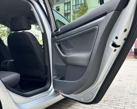 Сірий Фольксваген Гольф, об'ємом двигуна 1.6 л та пробігом 225 тис. км за 5700 $, фото 15 на Automoto.ua