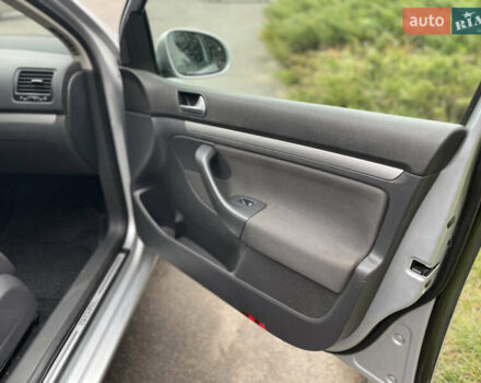 Серый Фольксваген Гольф, объемом двигателя 1.6 л и пробегом 216 тыс. км за 5750 $, фото 40 на Automoto.ua