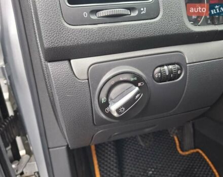 Сірий Фольксваген Гольф, об'ємом двигуна 1.39 л та пробігом 233 тис. км за 5900 $, фото 23 на Automoto.ua