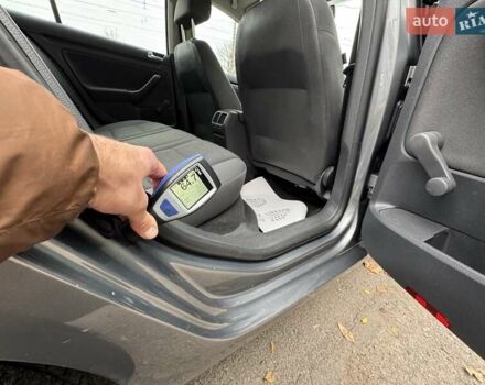 Серый Фольксваген Гольф, объемом двигателя 1.6 л и пробегом 262 тыс. км за 6950 $, фото 105 на Automoto.ua