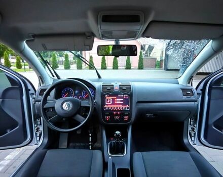 Серый Фольксваген Гольф, объемом двигателя 1.4 л и пробегом 246 тыс. км за 5500 $, фото 4 на Automoto.ua