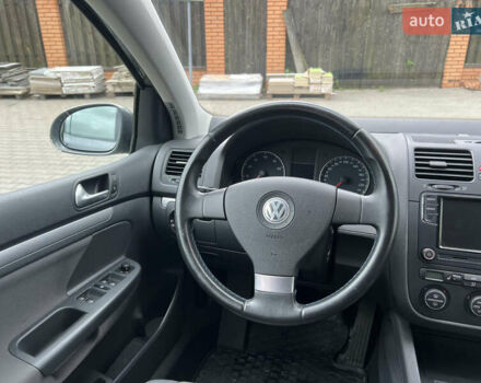 Серый Фольксваген Гольф, объемом двигателя 1.6 л и пробегом 245 тыс. км за 5600 $, фото 8 на Automoto.ua