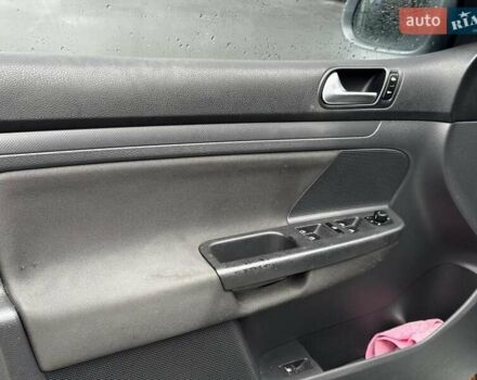 Сірий Фольксваген Гольф, об'ємом двигуна 1.4 л та пробігом 288 тис. км за 4490 $, фото 24 на Automoto.ua