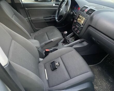 Серый Фольксваген Гольф, объемом двигателя 1.6 л и пробегом 218 тыс. км за 5400 $, фото 5 на Automoto.ua