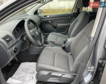 Серый Фольксваген Гольф, объемом двигателя 1.6 л и пробегом 262 тыс. км за 6950 $, фото 55 на Automoto.ua