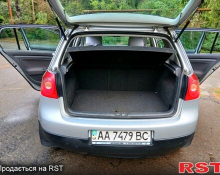 Серый Фольксваген Гольф, объемом двигателя 1.6 л и пробегом 325 тыс. км за 6500 $, фото 5 на Automoto.ua