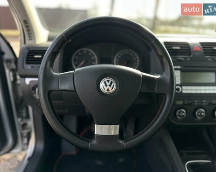 Серый Фольксваген Гольф, объемом двигателя 1.6 л и пробегом 235 тыс. км за 5100 $, фото 24 на Automoto.ua