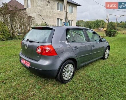 Фольксваген Гольф 2006 в Сторожинце на Automoto.ua Серый Фольксваген Гольф, объемом двигателя 1.6 л и пробегом 216 тыс. км за 5143 $, фото 4 на Automoto.ua