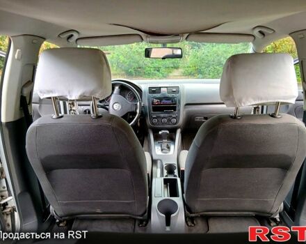 Серый Фольксваген Гольф, объемом двигателя 1.6 л и пробегом 325 тыс. км за 6500 $, фото 1 на Automoto.ua