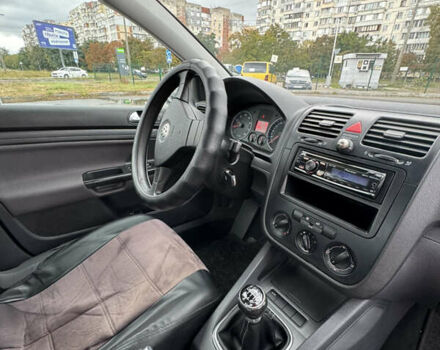 Серый Фольксваген Гольф, объемом двигателя 1.6 л и пробегом 239 тыс. км за 6500 $, фото 3 на Automoto.ua