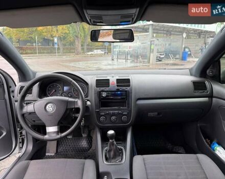 Серый Фольксваген Гольф, объемом двигателя 1.39 л и пробегом 228 тыс. км за 4500 $, фото 15 на Automoto.ua