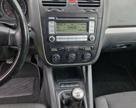 Фольксваген Гольф 2006 в Сторожинце на Automoto.ua Серый Фольксваген Гольф, объемом двигателя 1.6 л и пробегом 216 тыс. км за 5143 $, фото 9 на Automoto.ua