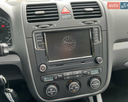 Серый Фольксваген Гольф, объемом двигателя 1.6 л и пробегом 245 тыс. км за 5600 $, фото 9 на Automoto.ua