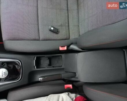 Серый Фольксваген Гольф, объемом двигателя 1.4 л и пробегом 216 тыс. км за 5800 $, фото 22 на Automoto.ua