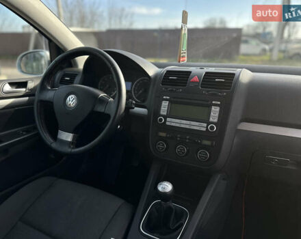 Серый Фольксваген Гольф, объемом двигателя 1.6 л и пробегом 235 тыс. км за 5100 $, фото 38 на Automoto.ua