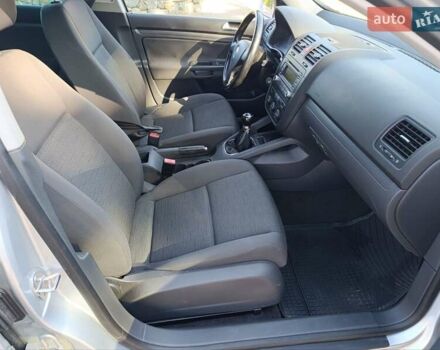 Сірий Фольксваген Гольф, об'ємом двигуна 1.6 л та пробігом 210 тис. км за 5599 $, фото 24 на Automoto.ua