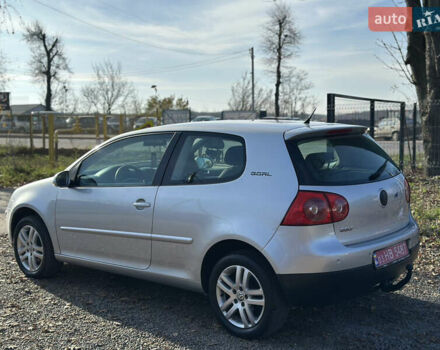 Серый Фольксваген Гольф, объемом двигателя 1.6 л и пробегом 235 тыс. км за 5100 $, фото 12 на Automoto.ua