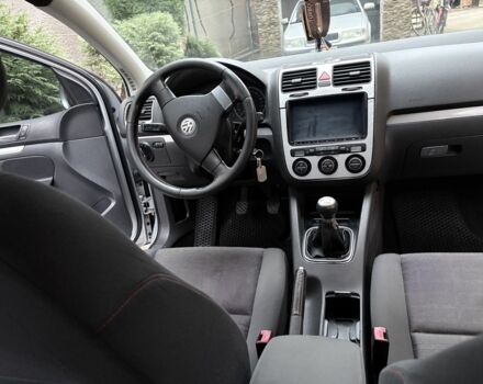 Серый Фольксваген Гольф, объемом двигателя 1.6 л и пробегом 260 тыс. км за 5300 $, фото 7 на Automoto.ua